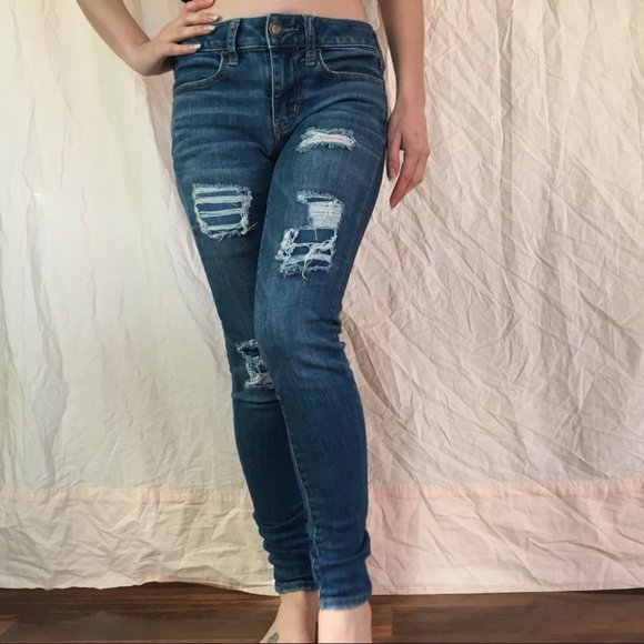American Eagle Distressed Low Waisted Size 2 Jeggings Skinny Jeans Medium Wash - Picture 4 of 14